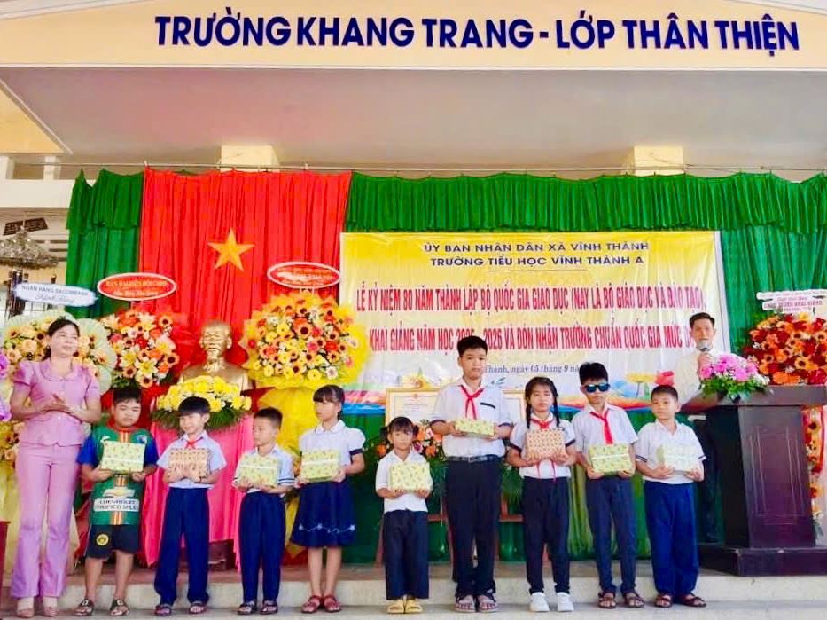 Tưng bừng không khí ngày khai giảng năm học mới 2025-2026 trên địa bàn xã Vĩnh Thành