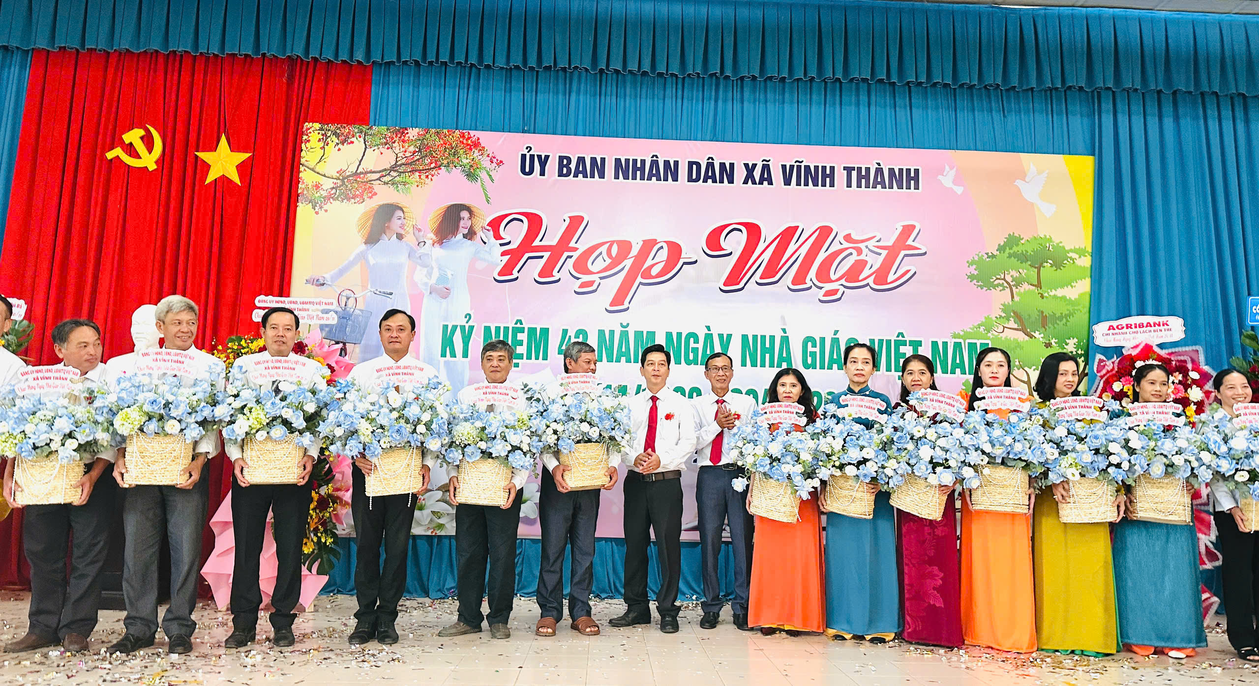 XÃ VĨNH THÀNH TỔ CHỨC BUỔI HỌP MẶT KỶ NIỆM NGÀY NHÀ GIÁO VIỆT NAM 20/11: TRANG TRỌNG – ẤM ÁP – NGHĨA TÌNH